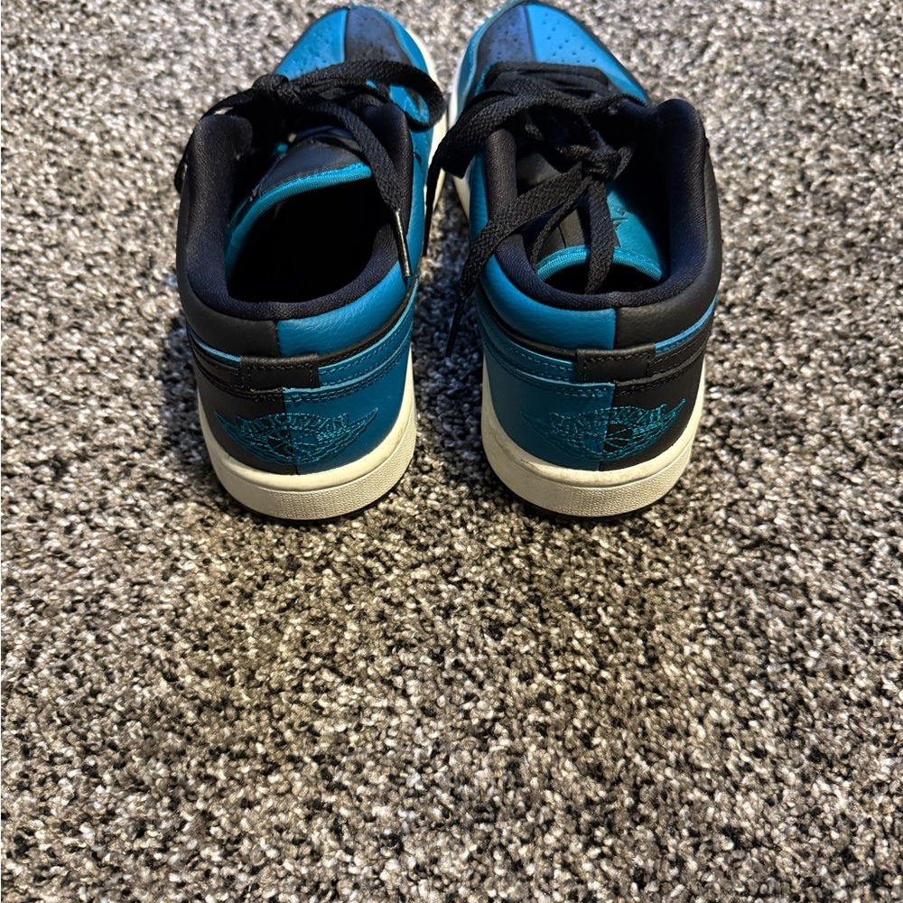 Nike Air Jordan 1 Low - Picture 3 of 6